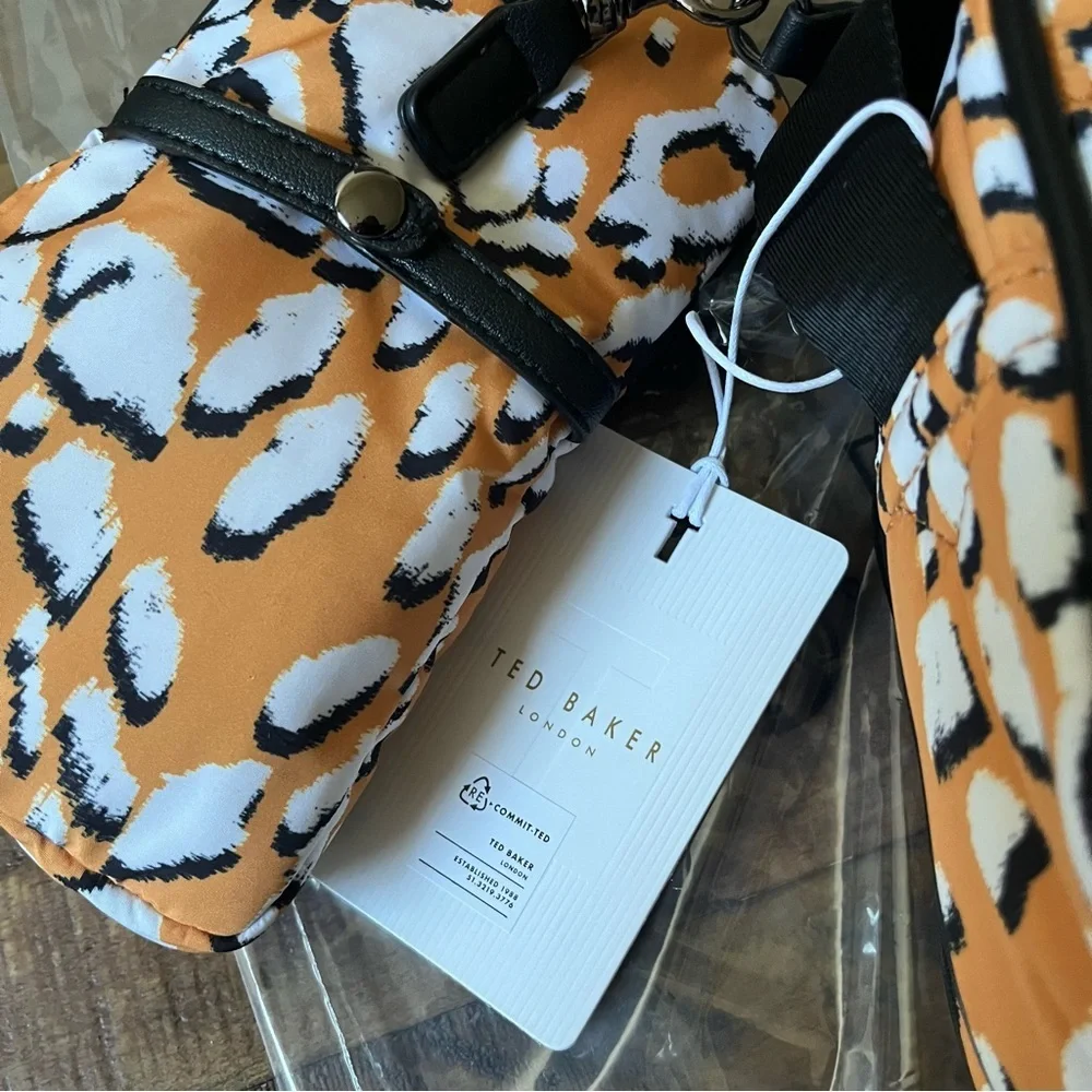 Ted Baker Leopard Detail Puffer Belt Bag + Camera Phone Pouch - Picture 5 of 6